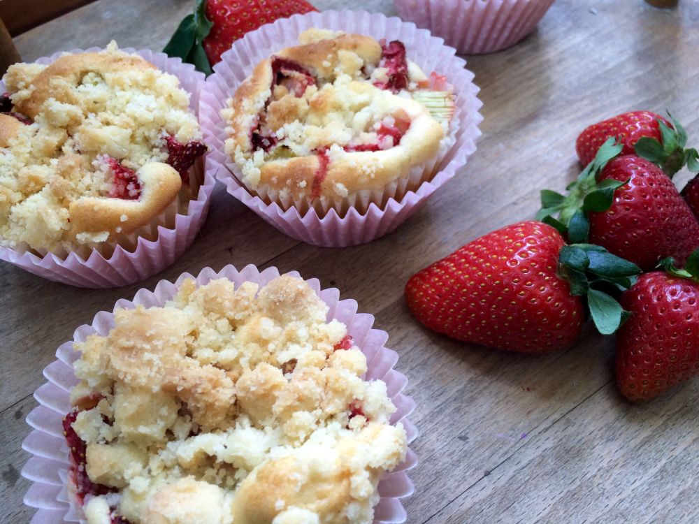 TASTY FRIDAY: Erdbeer-Rhabarber-Muffins - Unsere Zeitung