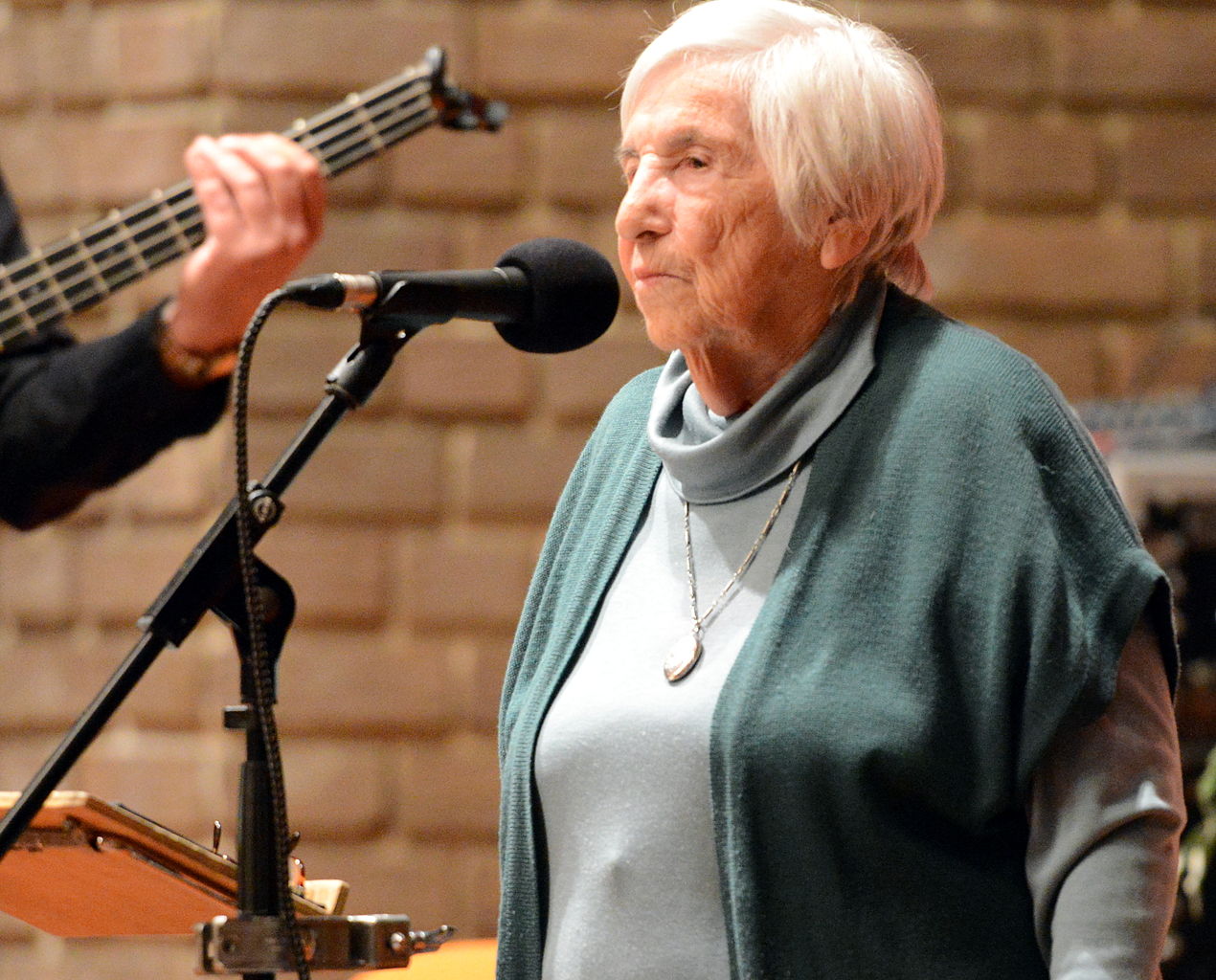 Esther_Bejarano - Unsere Zeitung