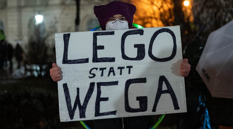 Demo-Schild: Lego statt Wega