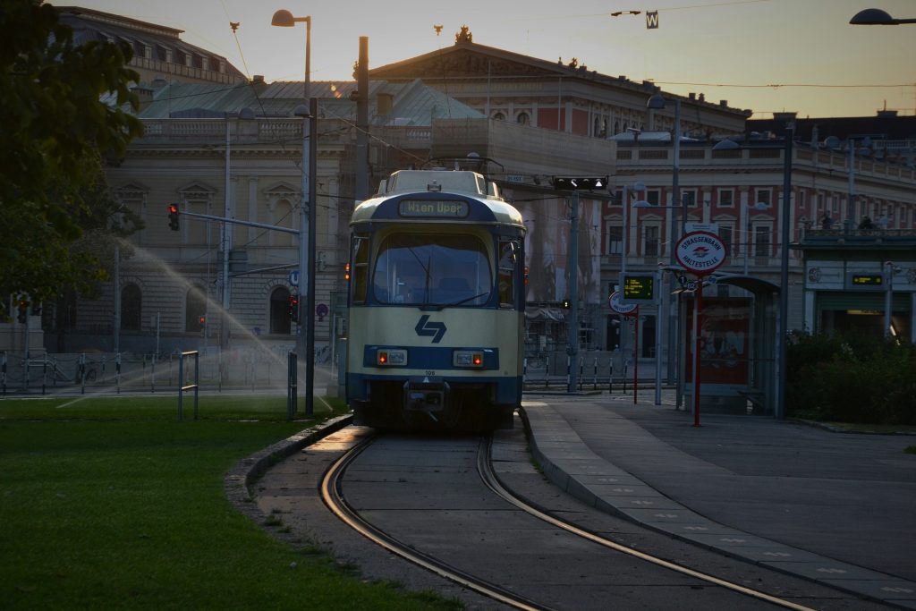 Eine Straßenbahn in Wien