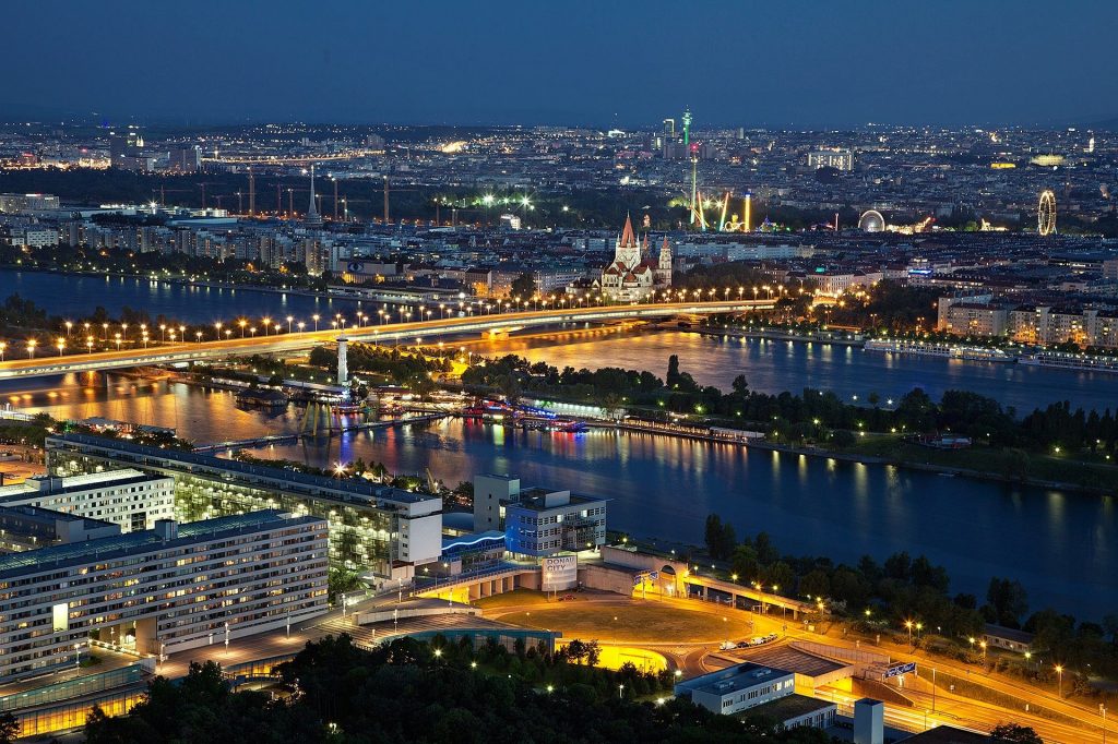 Blick über das nächtliche Wien