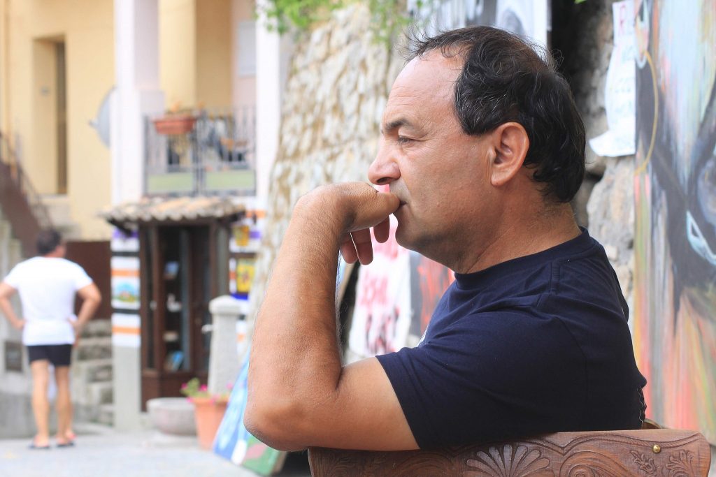 Mimmo Lucacon in nachdenklicher Pose