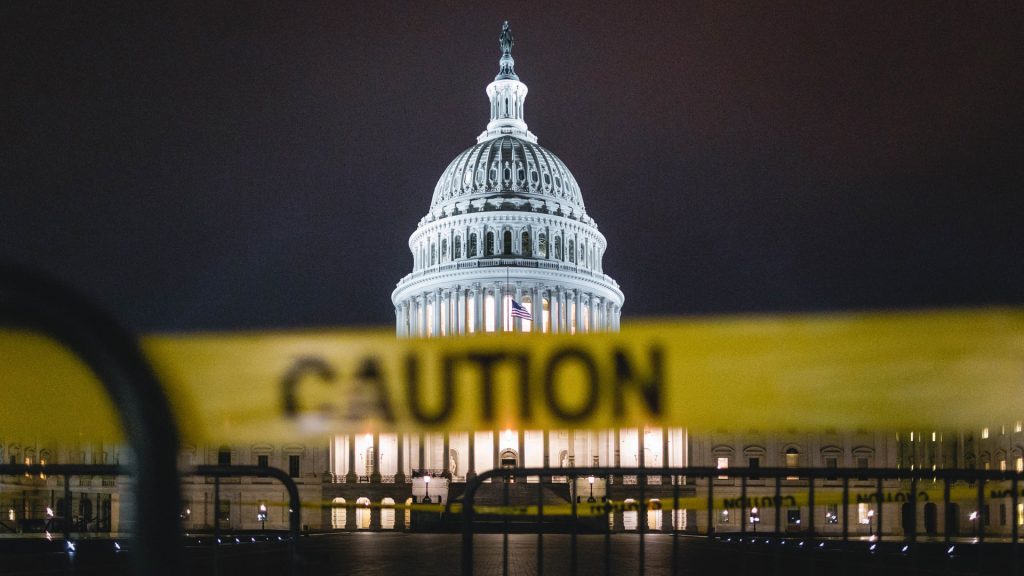 Absperrband "Caution" vor dem US-Kapitol