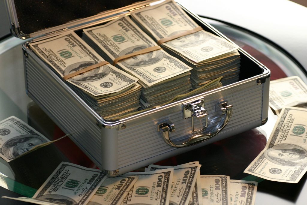 Koffer voll Geld (US-Dollar)