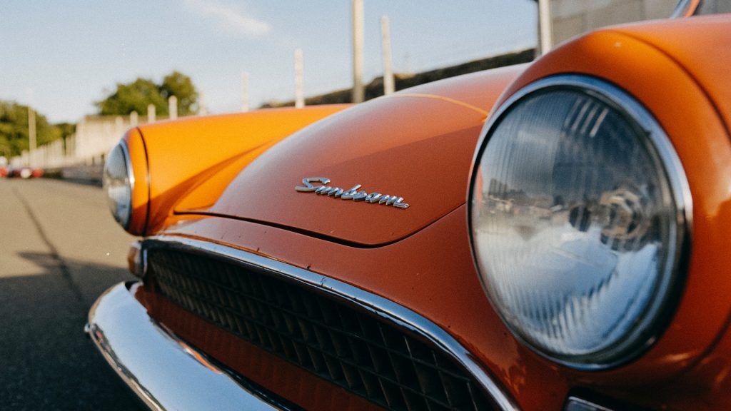 Oranger Oldtimer von vorne