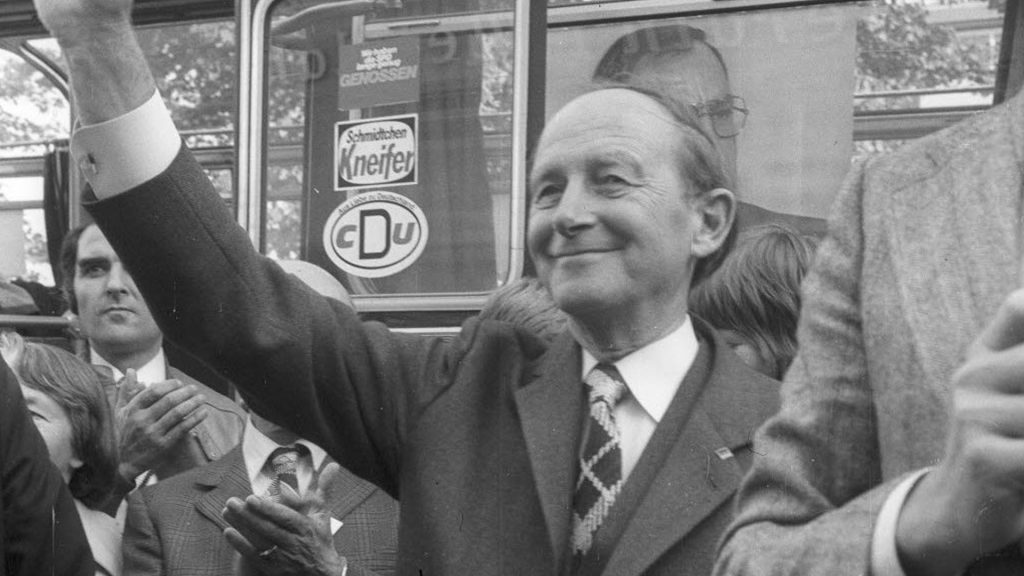 Ministerpräsident von Baden-Württemberg und CDU-Bundesvorsitzender Hans Filbinger auf der Wahlkundgebung der CDU zum Bundestagswahlkampf 1976