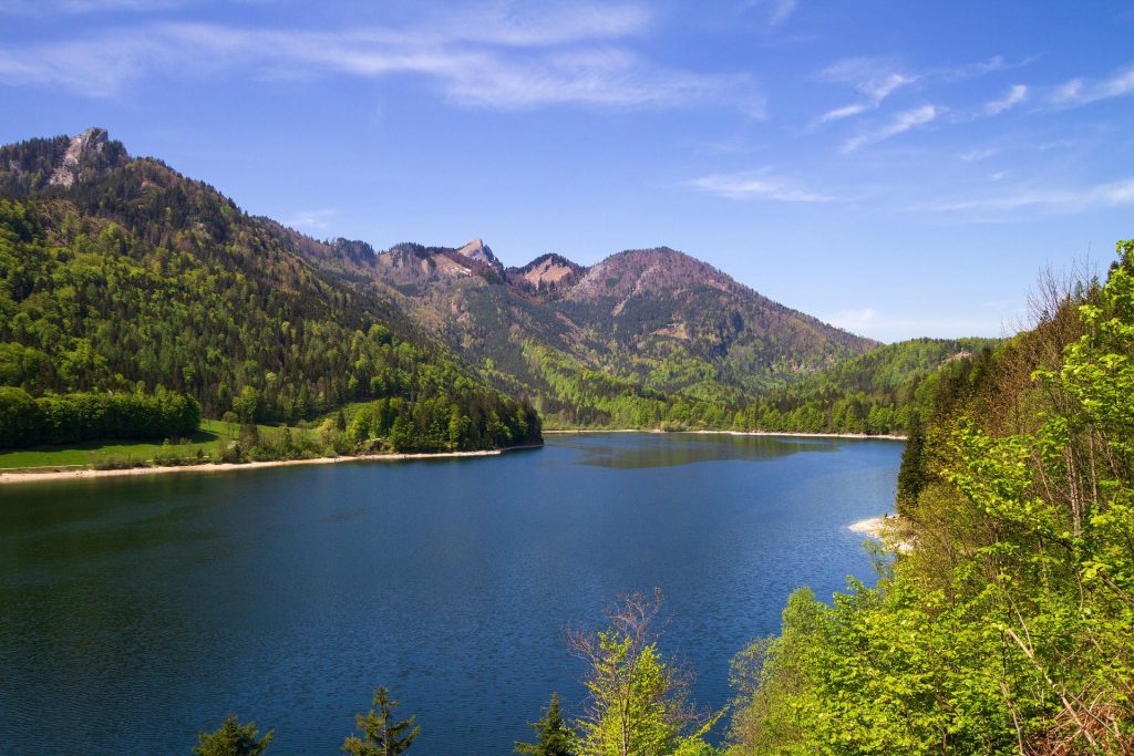 Blick auf den Schwarzensee in Österreich