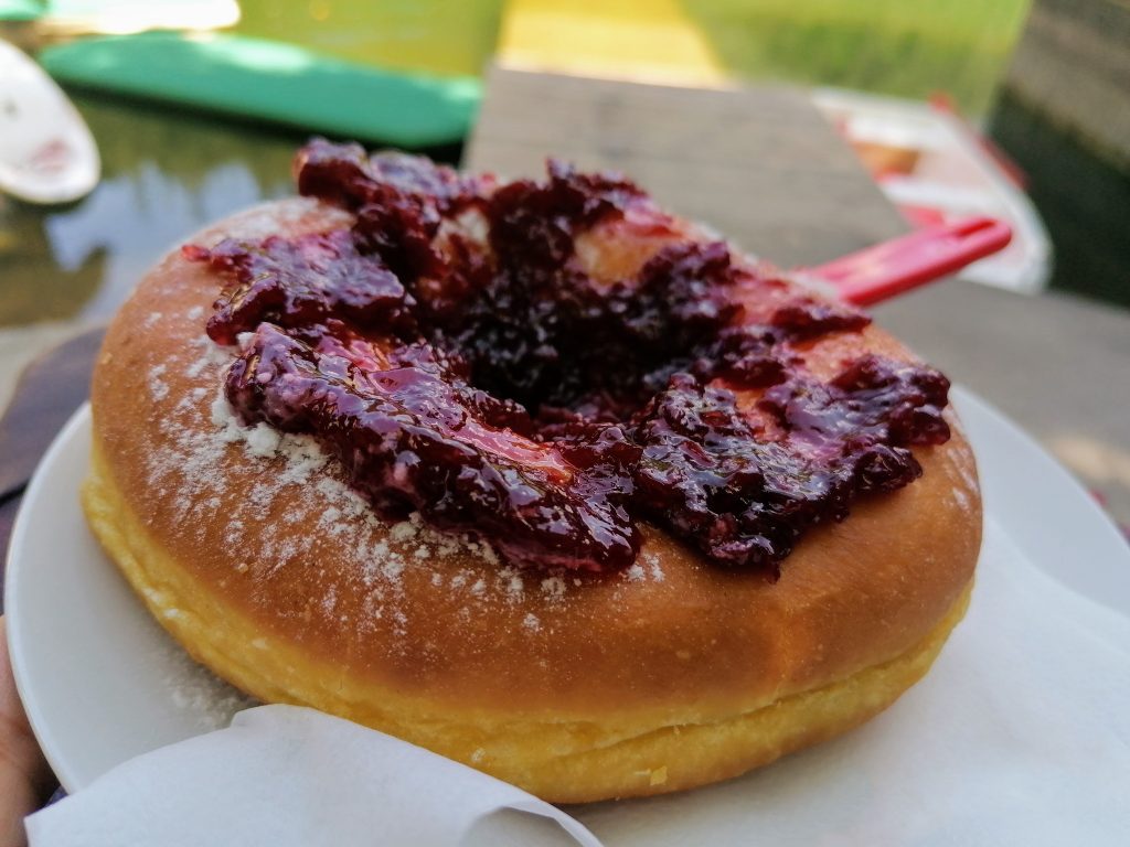 Ein Kiachl mit Marmelade
