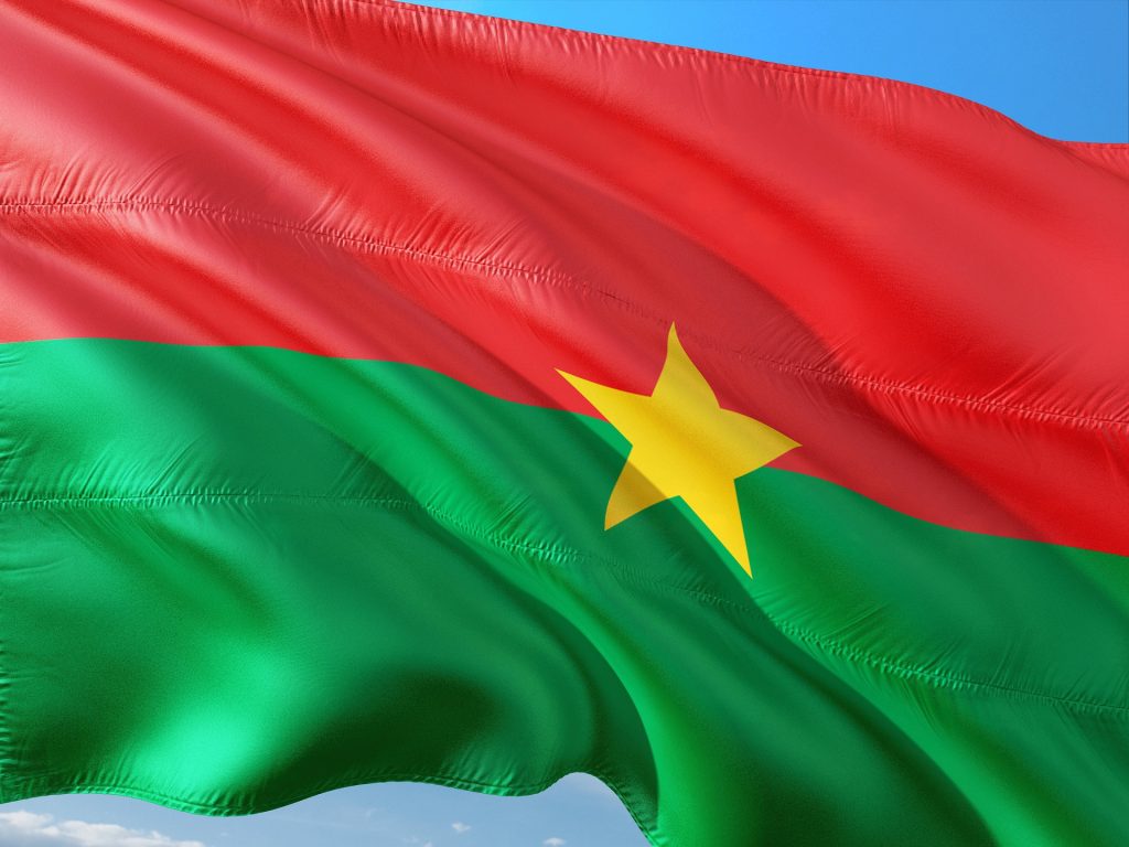 Flagge von Burkina Faso im Wind