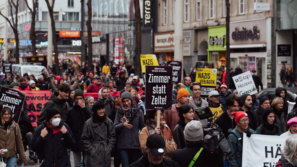 Bild des Demo-Zuges von oben