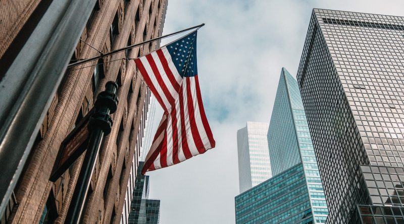 Flagge der USA auf einem Gebäude in New York City