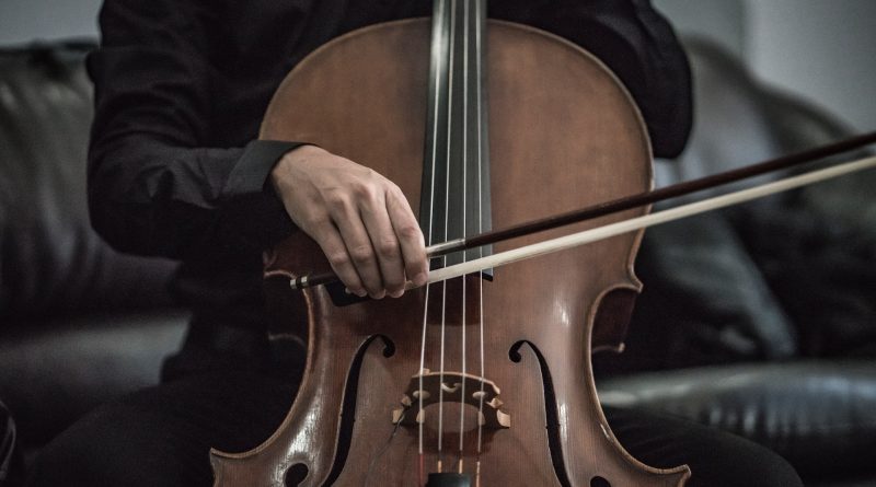 Cello-Spieler*in, Nahaufnahme