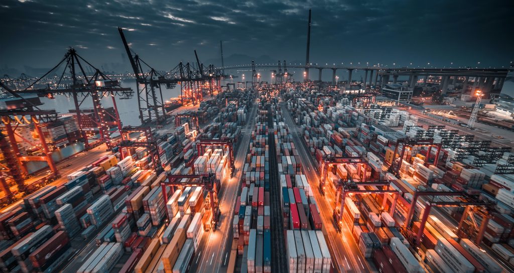 Container an einem Hafen