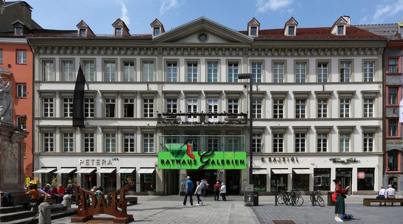 Frontalansicht neues Rathaus und Rathausgalerien in Innsbruck