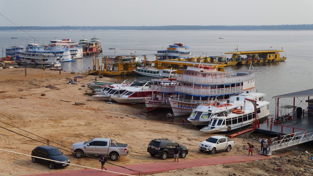 Der Rio Negro im Jahr 2015 mit sehr wenig Wasser