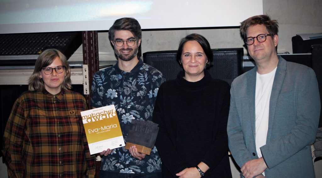 Hannah Wahl, Sieger Lukas_Ladner, Jurymitglied Natalie Schwager und Stefan Wolner bei der Preisverleihung.