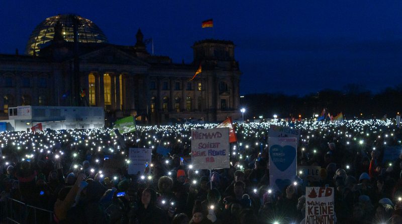 Demonstration vor dem Reichstag in Berlin