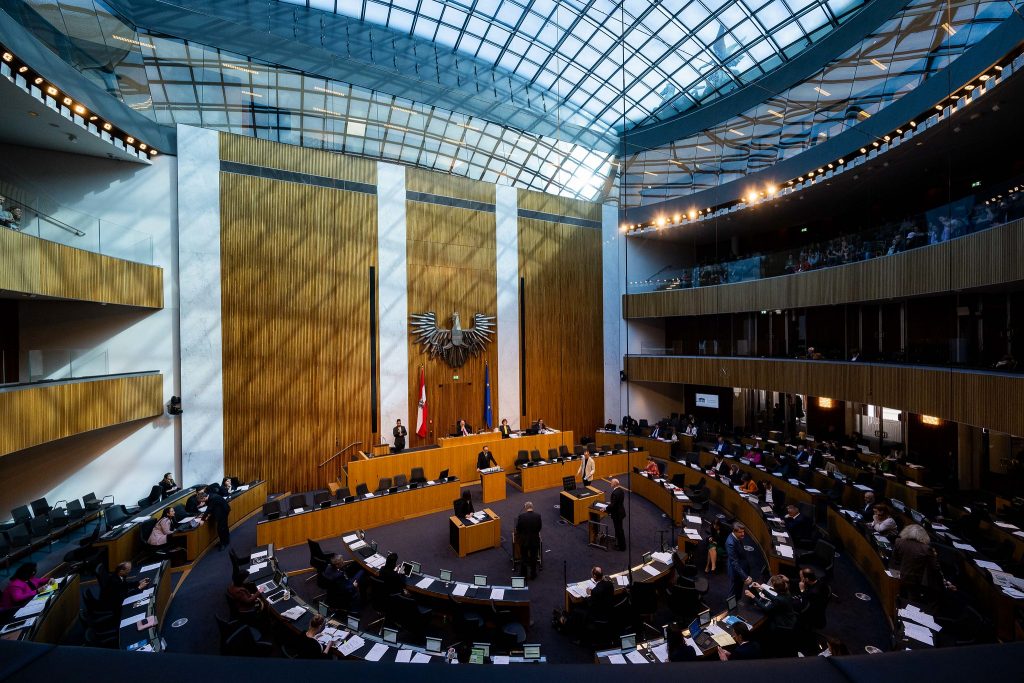 Blick in den Plenarsaal des österreichischen Parlaments