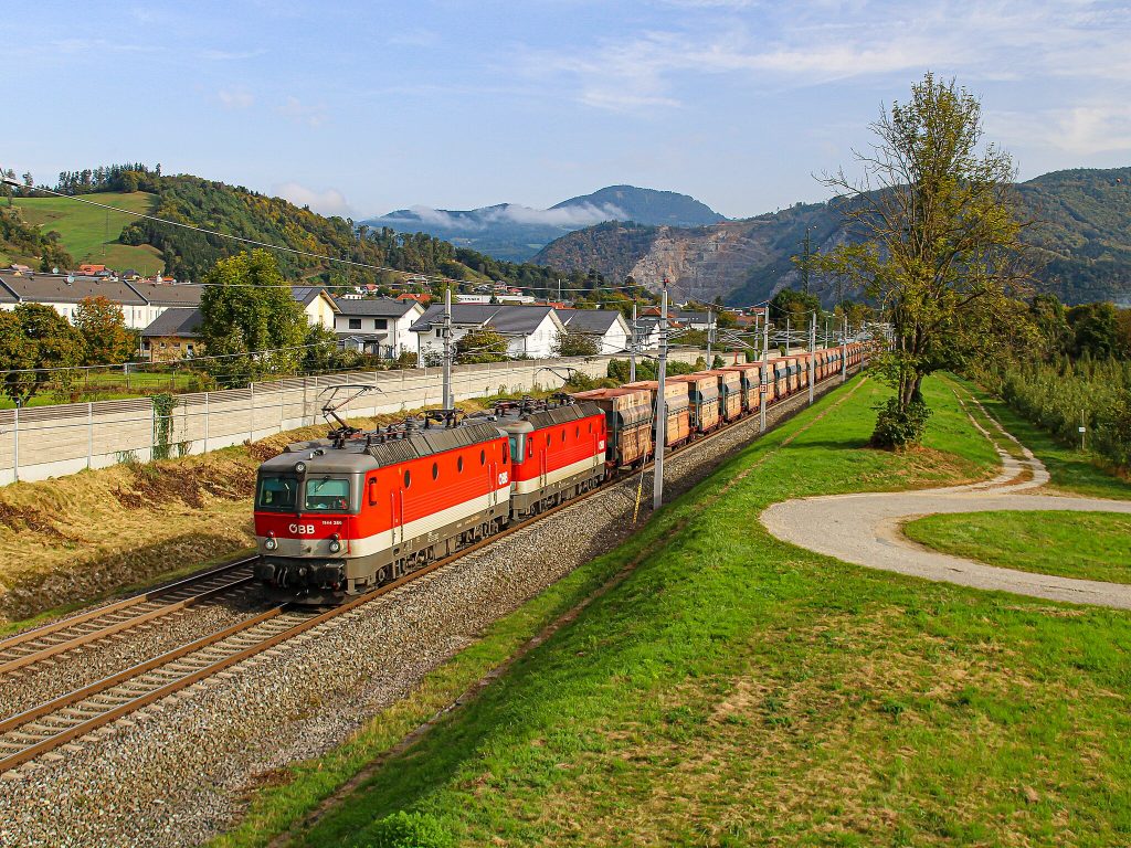 ÖBB-Güterzug n Kleinstübing.