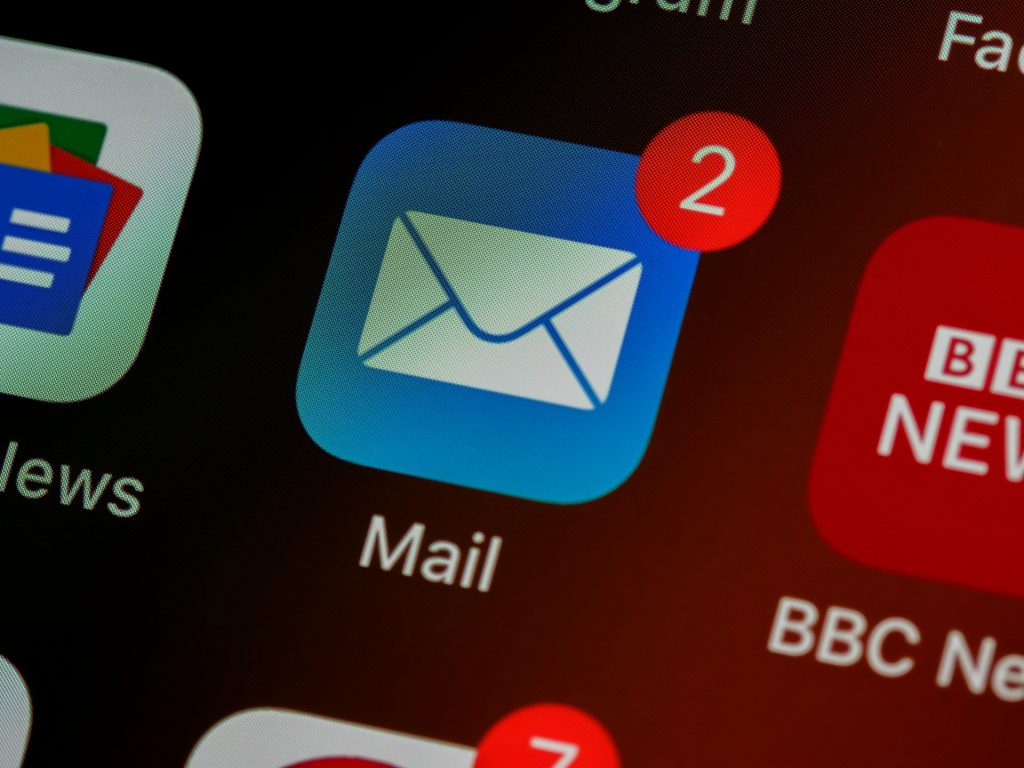 Email-App auf einem Smartphone