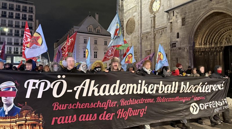 „Akademikerball“: Proteste bei Eiseskälte